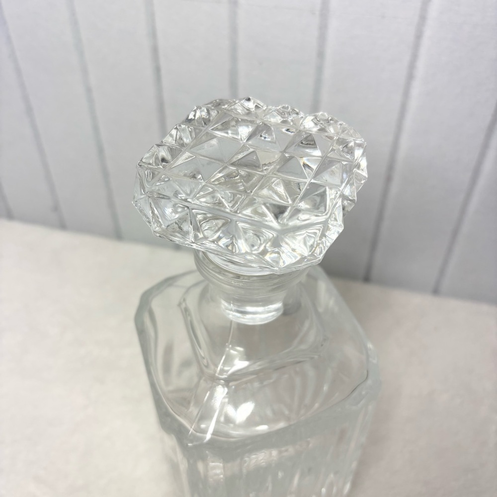 Mikasa Crystal Pattern Blown Decanter with stopper. - Picture 3 of 8